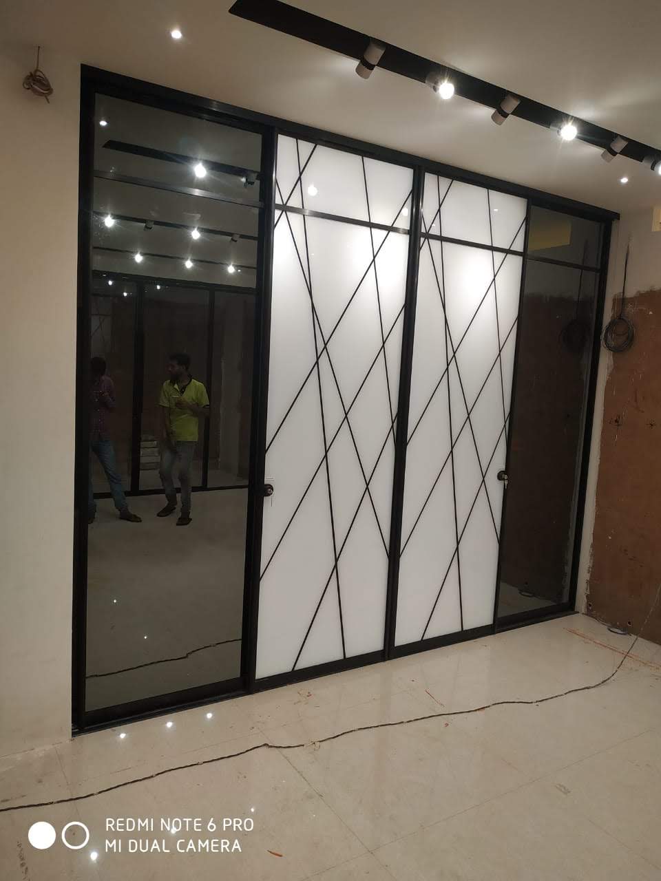 beautiful-designs-for-lacquer-glass-wardrobes-in-gurgaon-gurgaon-largest-dealers-and-manufacturers-in-gurgaon-india